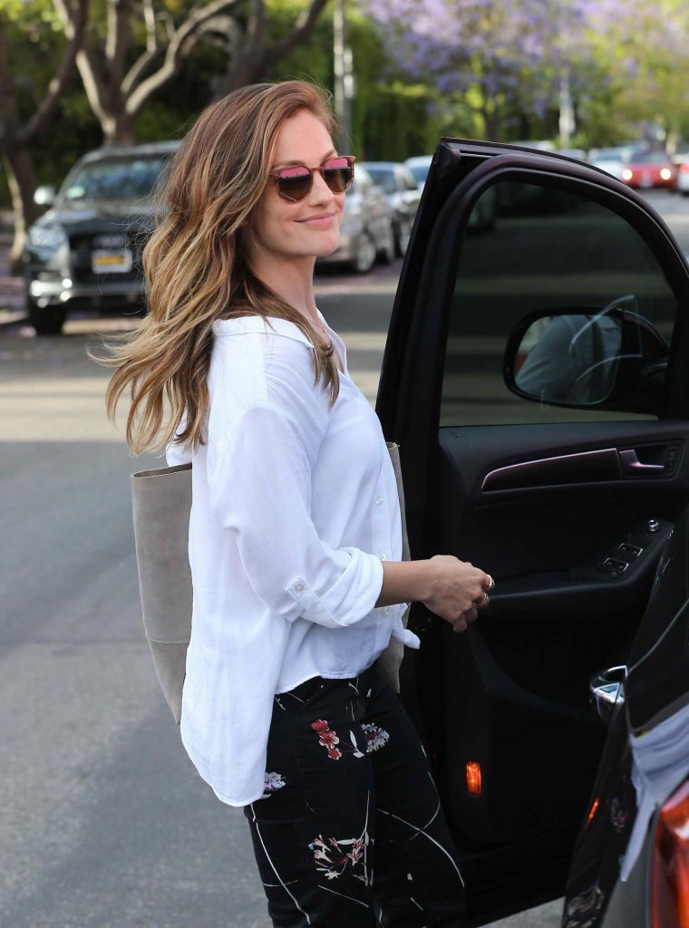 Minka Kelly Visits a Marie Nails in West Hollywood-5