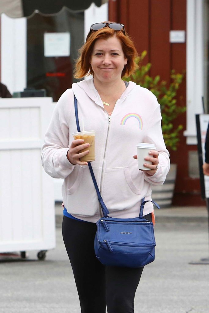 Alyson Hannigan Grabs Coffee at Brentwood Country-4