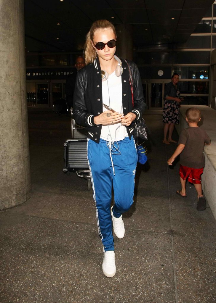 Cara Delevingne Was Seen at LAX Airport in Los Angeles-2