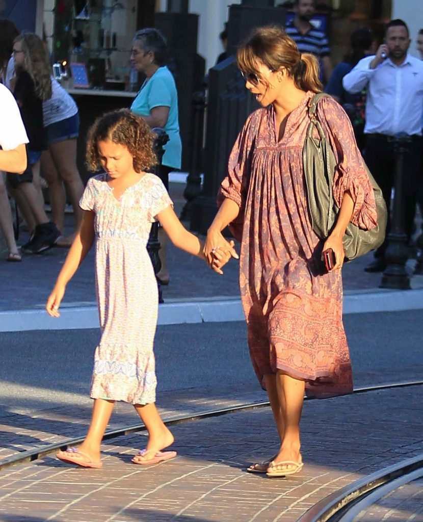 Halle Berry Was Seen at the Grove in Los Angeles-1