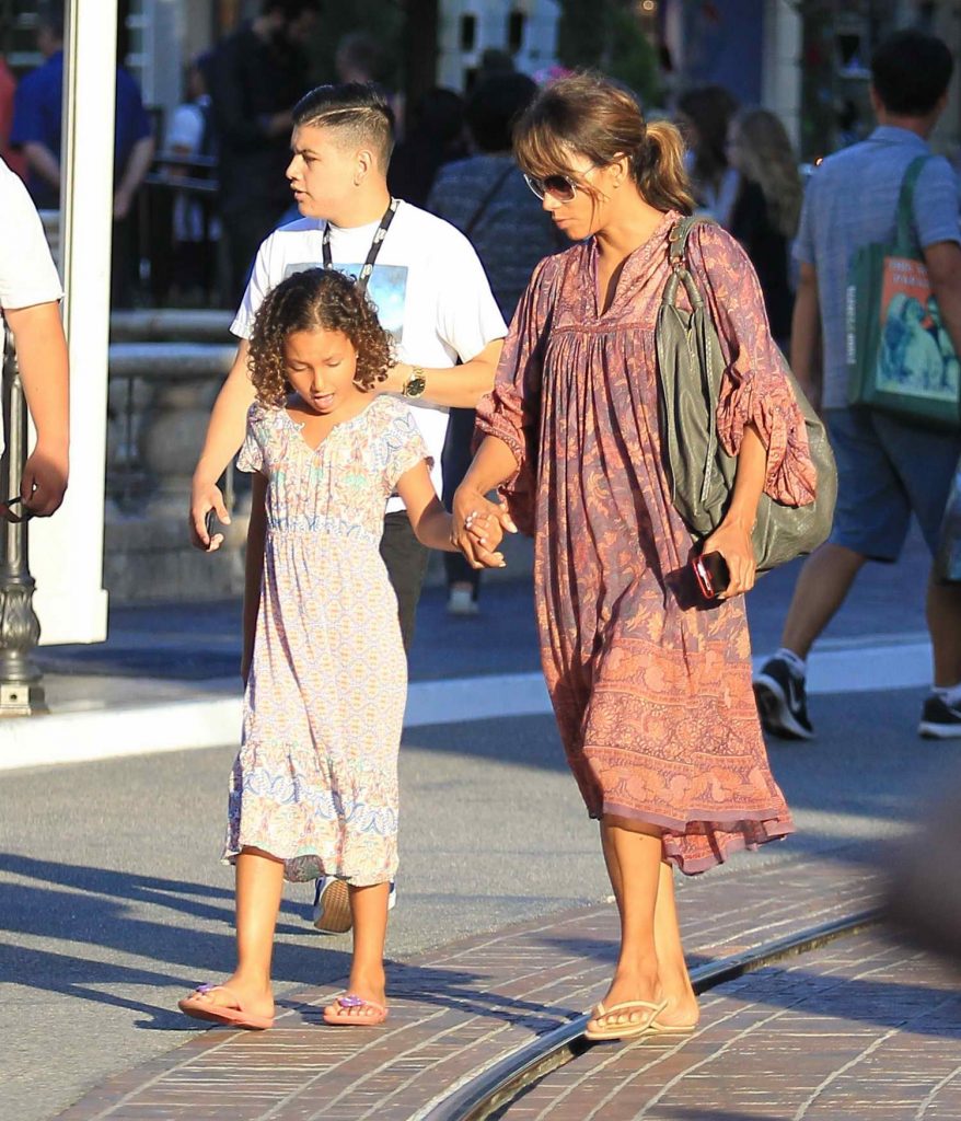 Halle Berry Was Seen at the Grove in Los Angeles-2