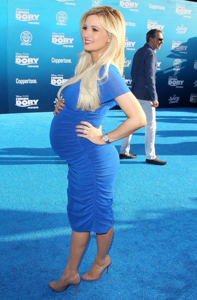 Holly Madison at the Finding Dory Premiere in Los Angeles-3