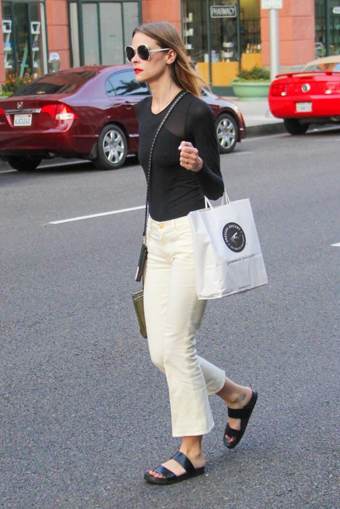 Jaime King Leaves the Nail Salon in Beverly Hills-3
