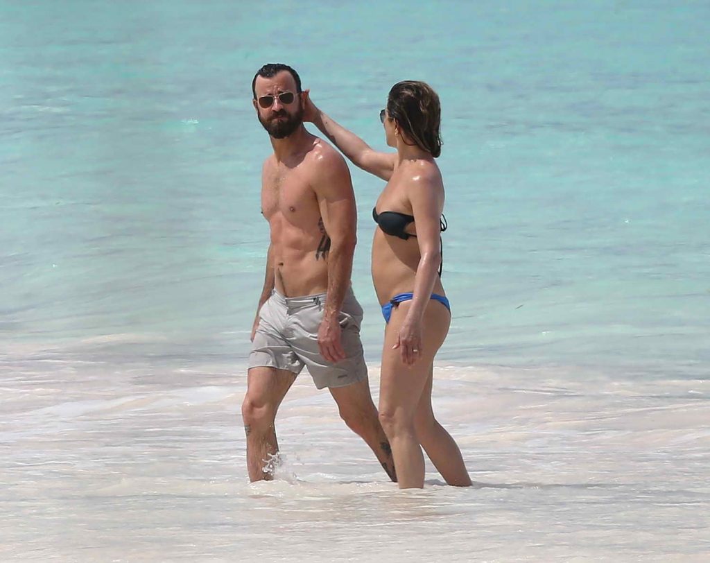 Jennifer Aniston in Bikini in Bahamas-3