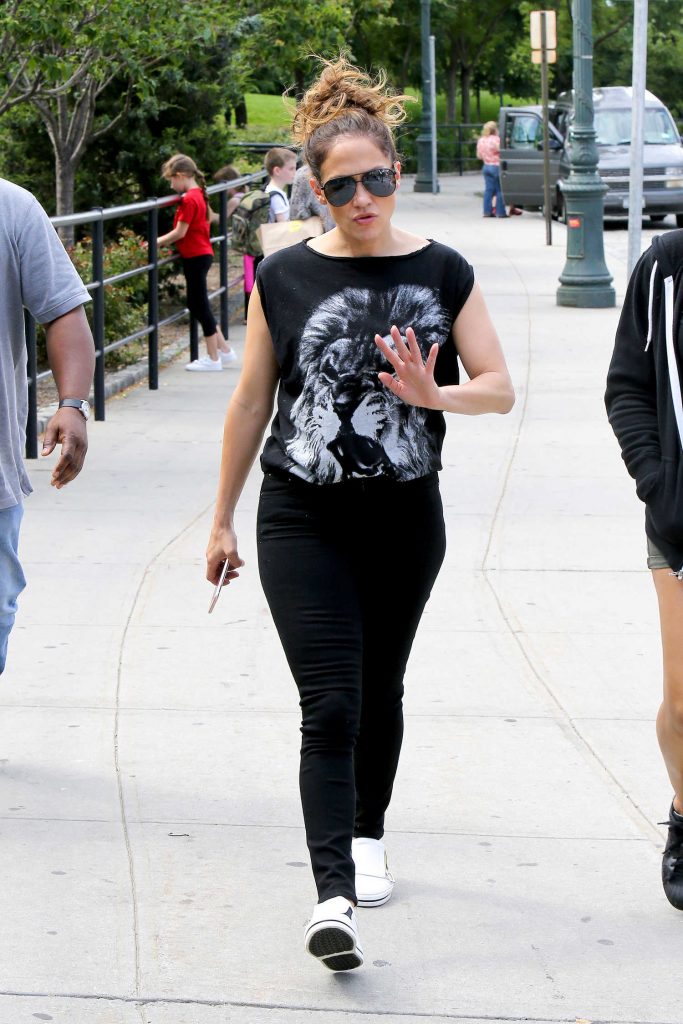 Jennifer Lopez Was Seen During a Shooting Break in New York City-1