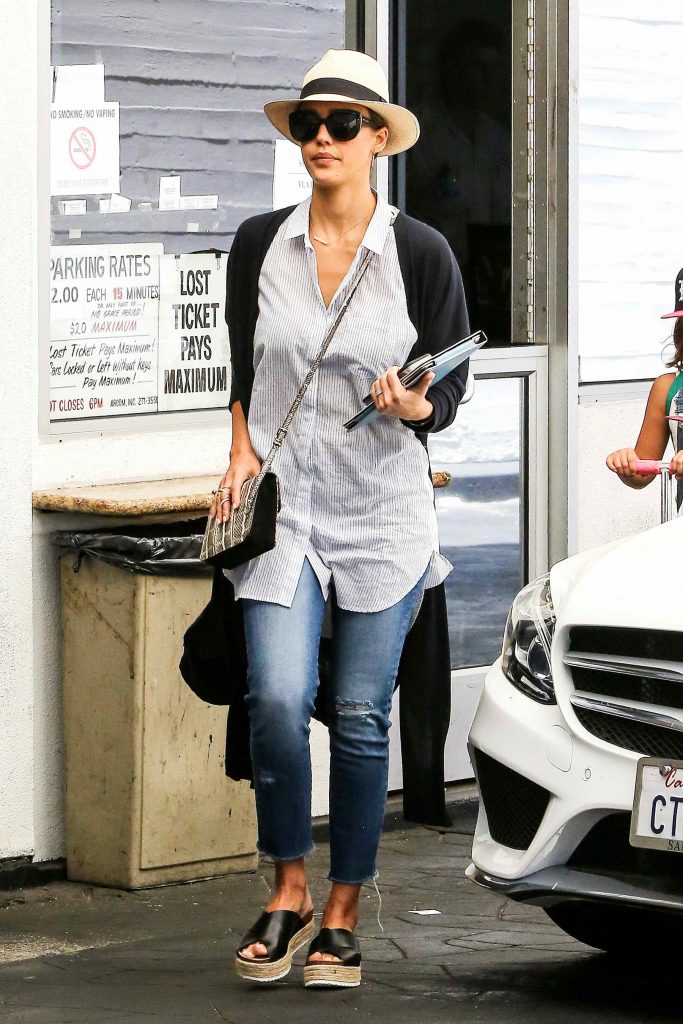 Jessica Alba Leaves M Cafe in Beverly Hills-3