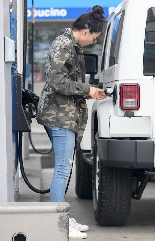 Jessica Gomes Fills Petrol Into Her Car in Los Angeles-5