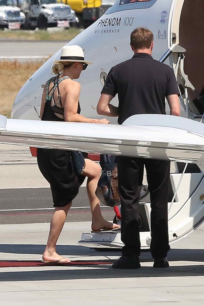 Kaley Cuoco Gets Ready to Board a Private Jet in Van Nuys-5