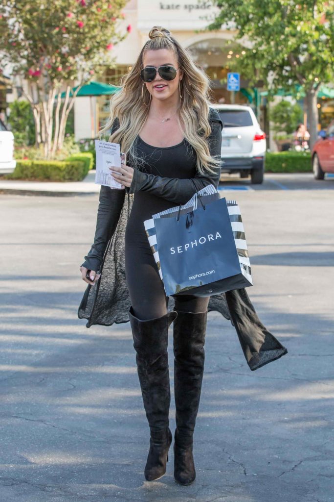 Khloe Kardashian Was Spotted Out in Calabasas-1