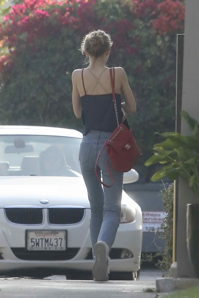 Lily-Rose Depp Heads to a Dentist Office in Larchmont Village-4