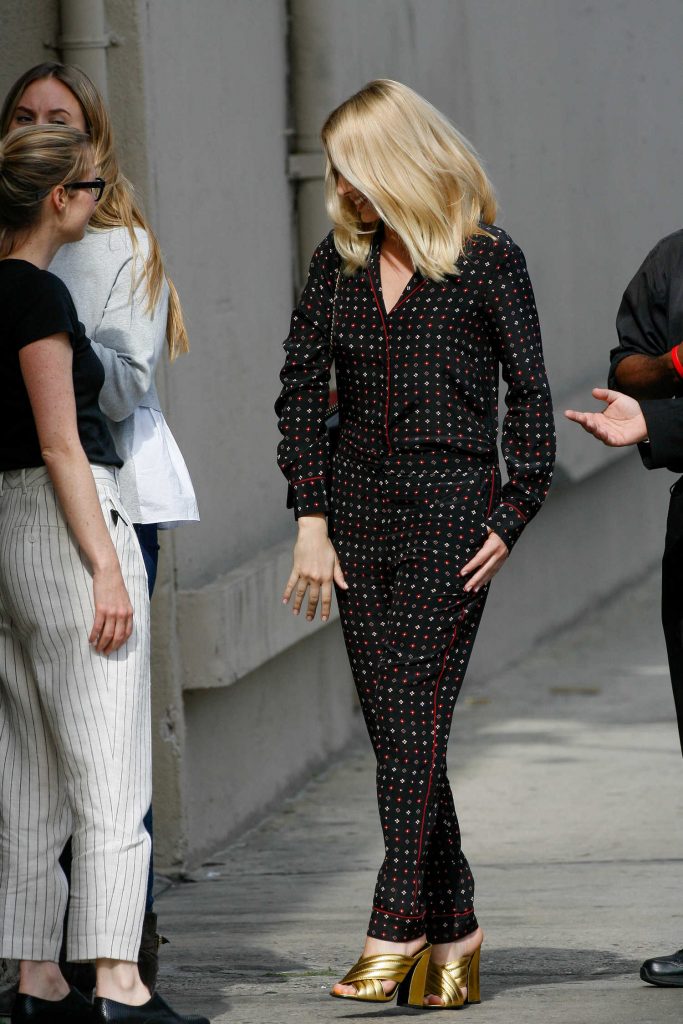 Margot Robbie Arrives at Jimmy Kimmel Live! in Hollywood-4