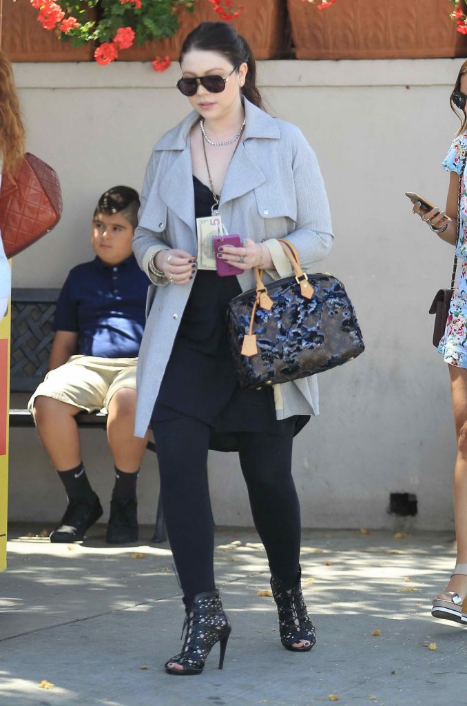 Michelle Trachtenberg Out for Lunch at Il Pastaio in Beverly Hills-2