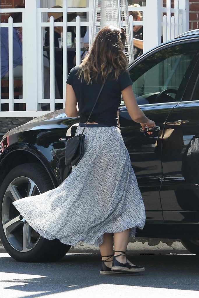 Minka Kelly Leaves the Urth Caffe in Beverly Hills-4