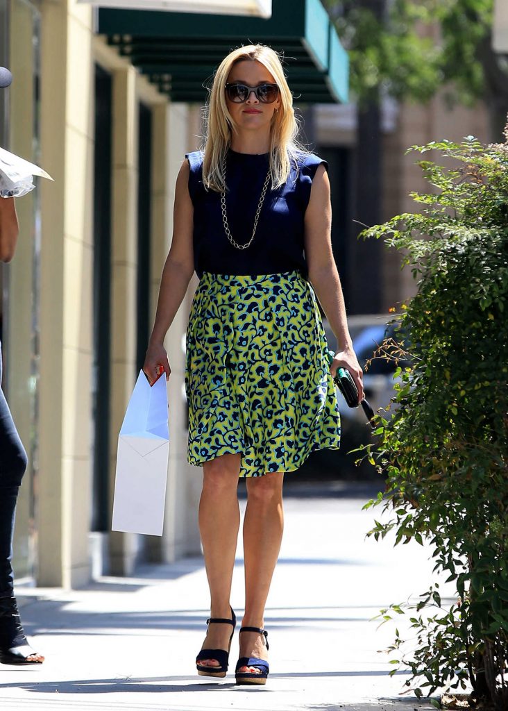 Reese Witherspoon Was Seen Out in Los Angeles-1