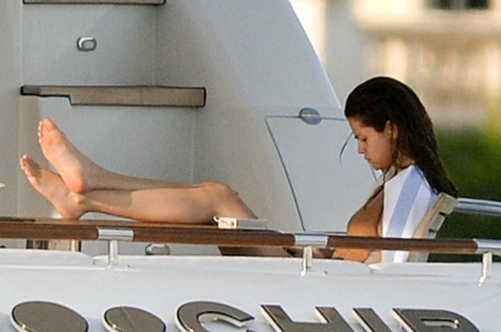 Selena Gomez Was Spotted in Miami-4