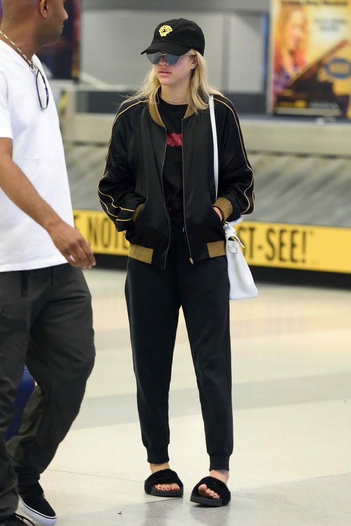 Sofia Richie Arrives at JFK Airport in New York City-2
