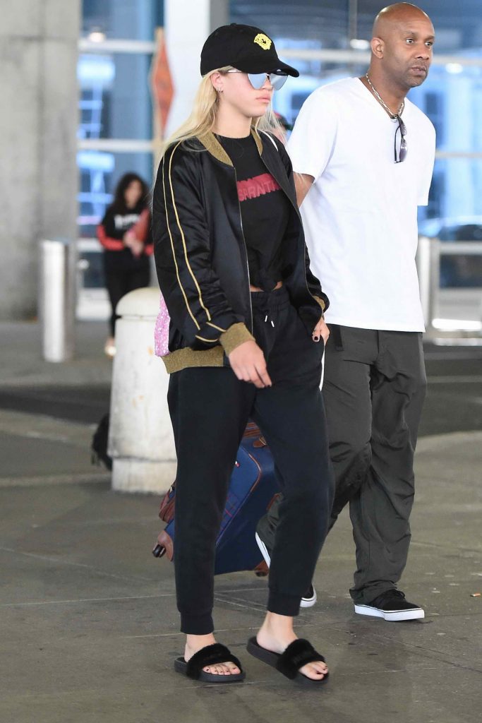 Sofia Richie Arrives at JFK Airport in New York City-3