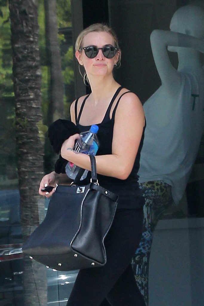 Ashlee Simpson Leaves Tracey Anderson Gym Los Angeles-4