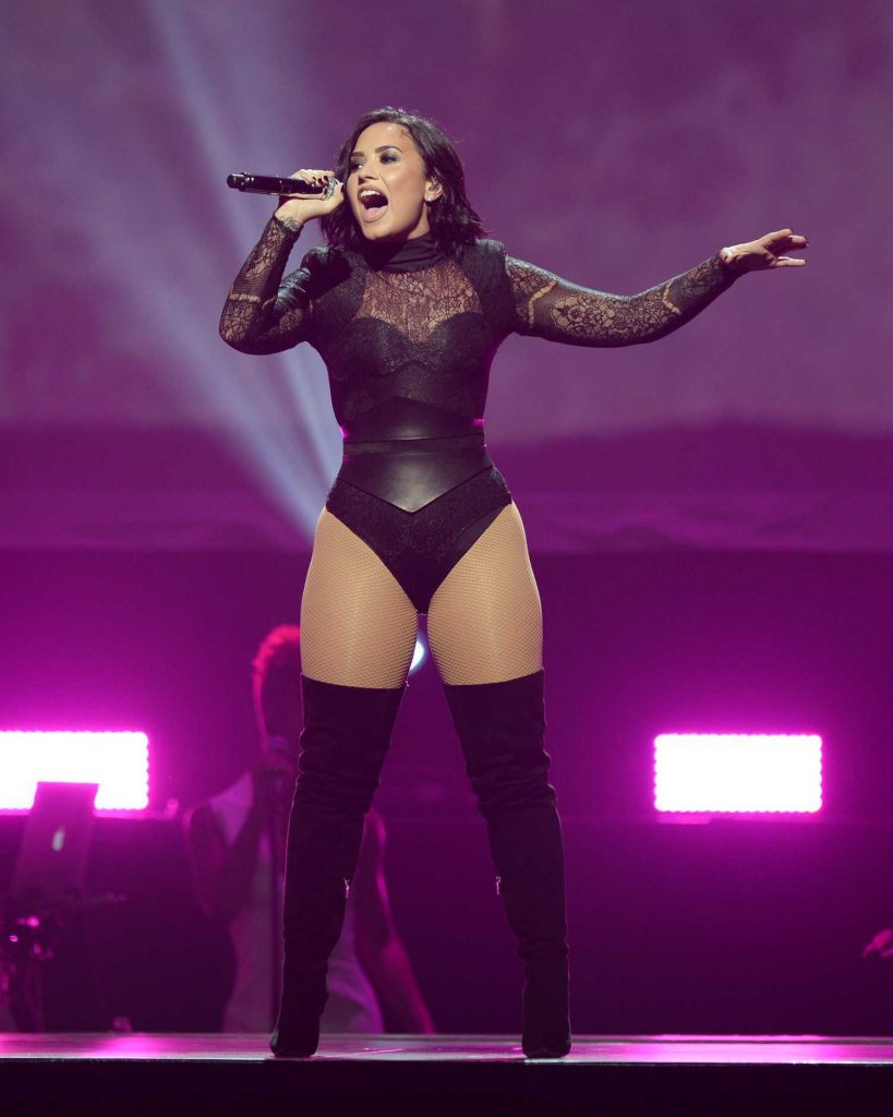 Demi Lovato Performes at the BB&T Center in Sunrise-5