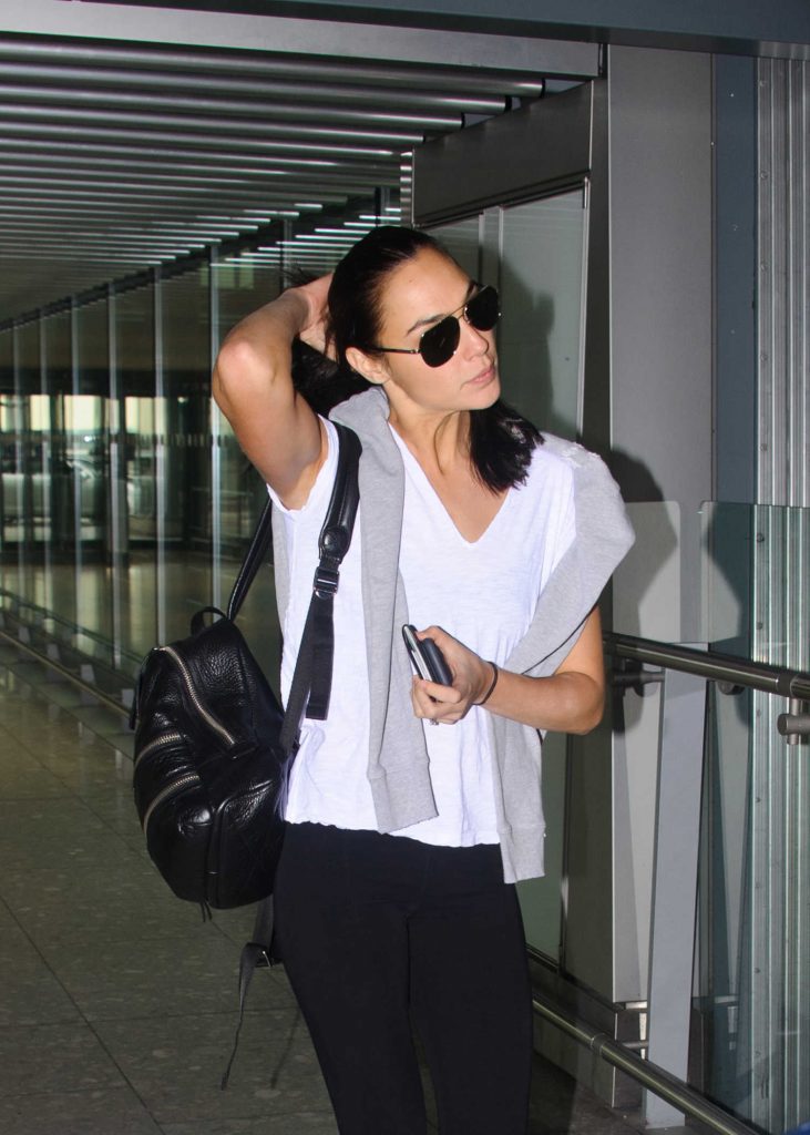 Gal Gadot Was Seen at Heathrow Airport in London-3