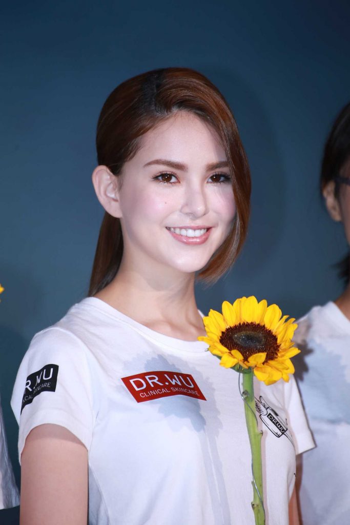 Hannah Quinlivan Attends Dr Wu Charity Conference in Taipei-1