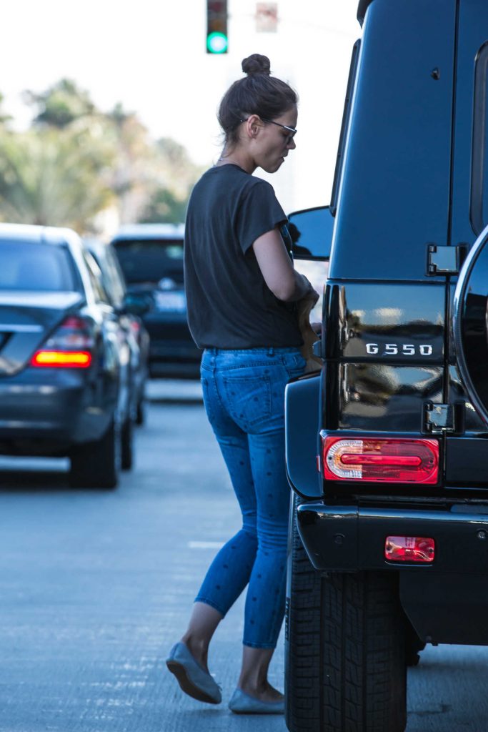 Katie Holmes Gets Gas in Calabasas-5