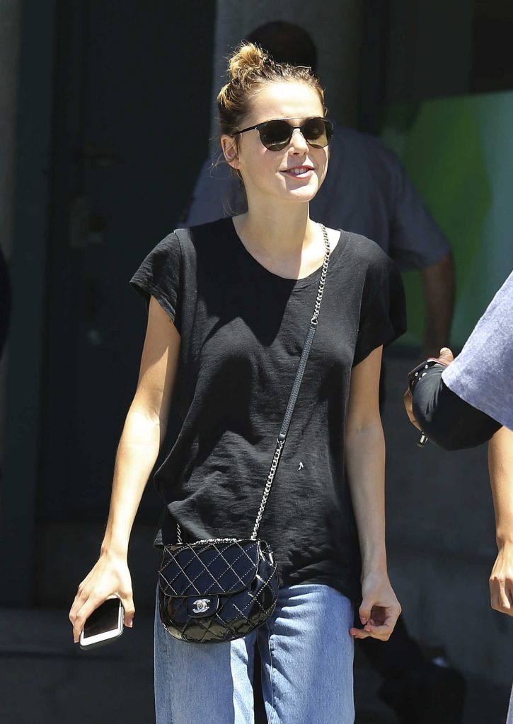 Kiernan Shipka Was Seen Out in Los Angeles-4