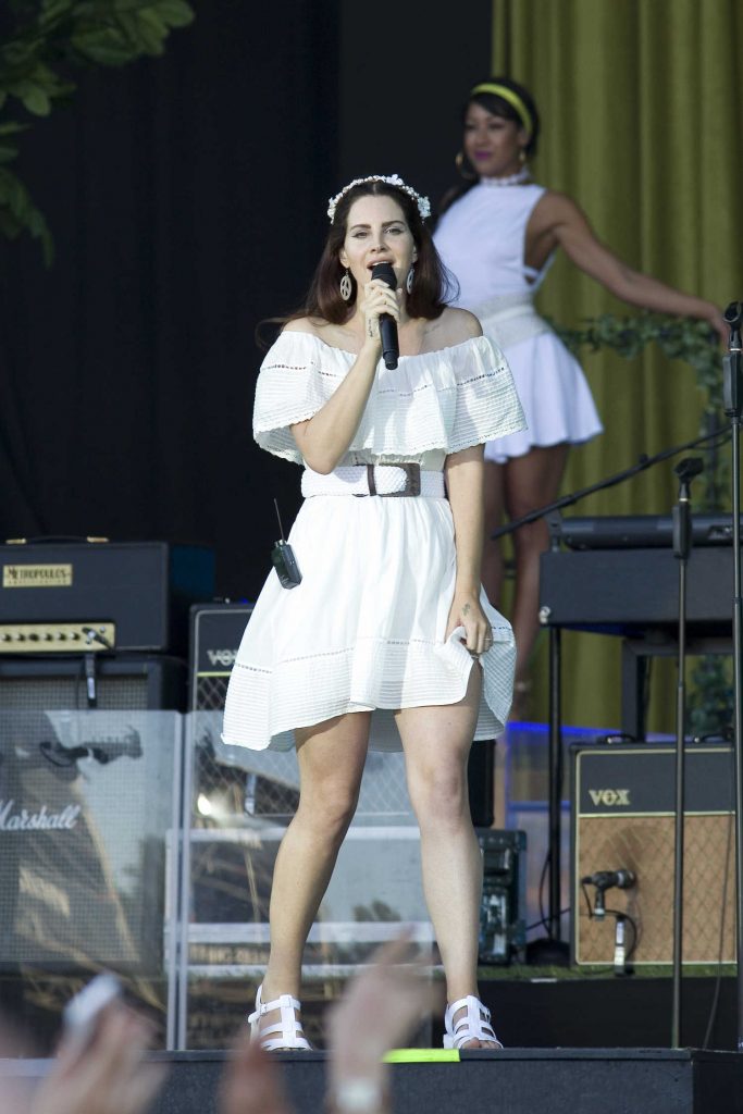 Lana Del Rey Performs During Les Vieilles Charrues Music Festival in France-1