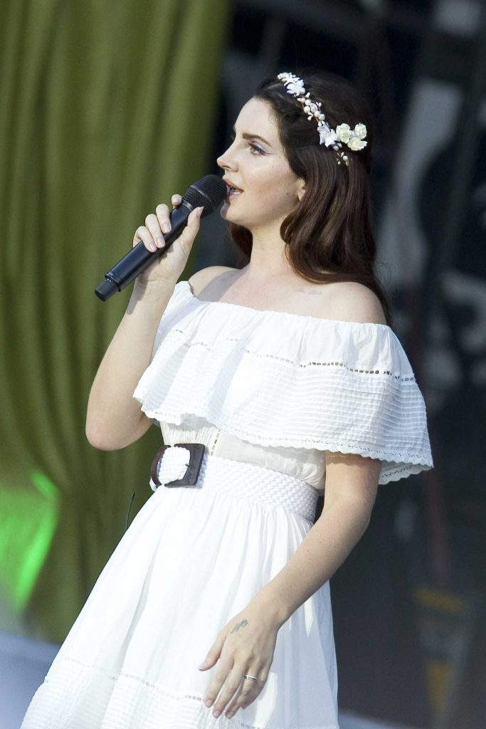 Lana Del Rey Performs During Les Vieilles Charrues Music Festival in France-4