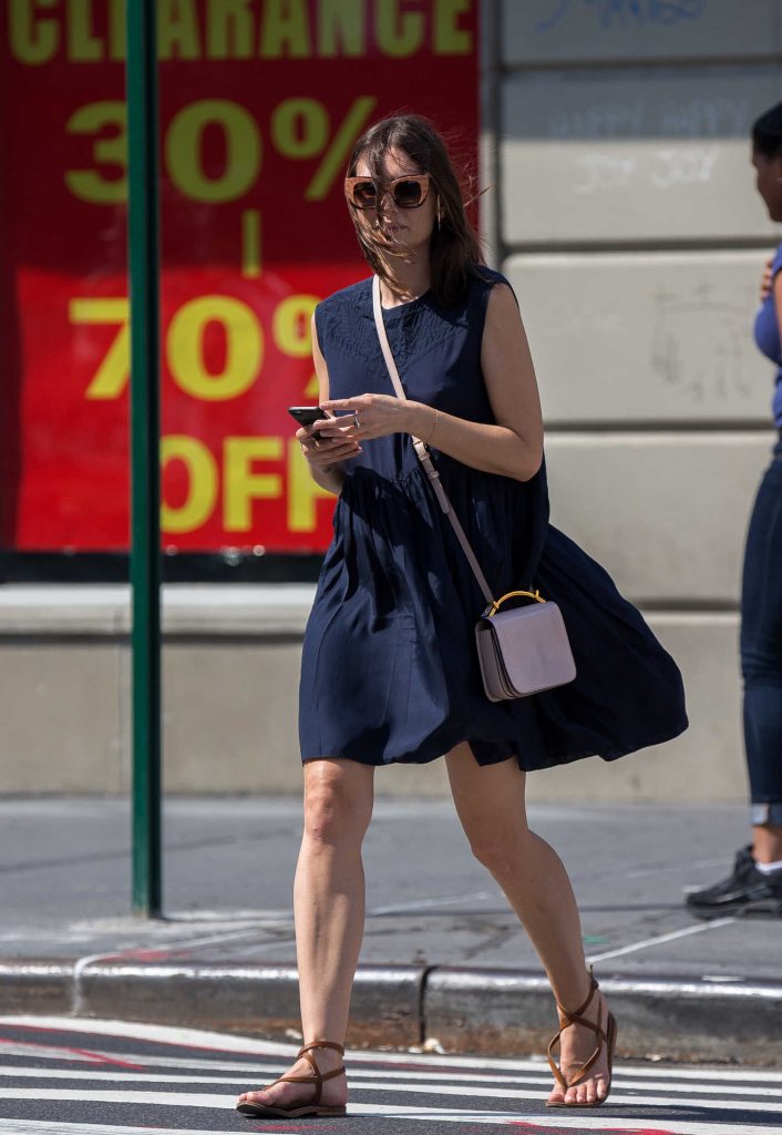 Lily Aldridge Walks in New York's Chinatown-2