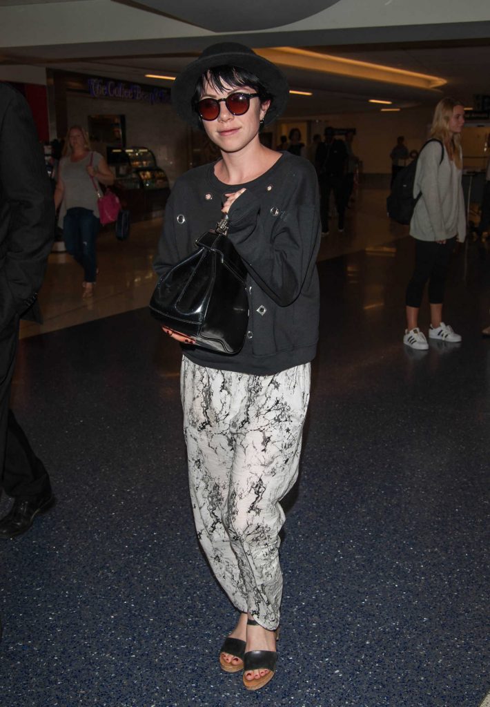 Carly Rae Jepsen Was Seen at LAX Airport in Los Angeles-1