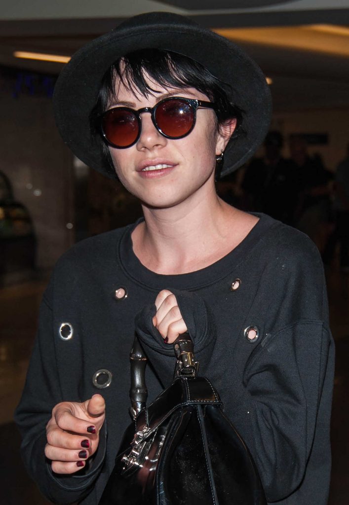 Carly Rae Jepsen Was Seen at LAX Airport in Los Angeles-3