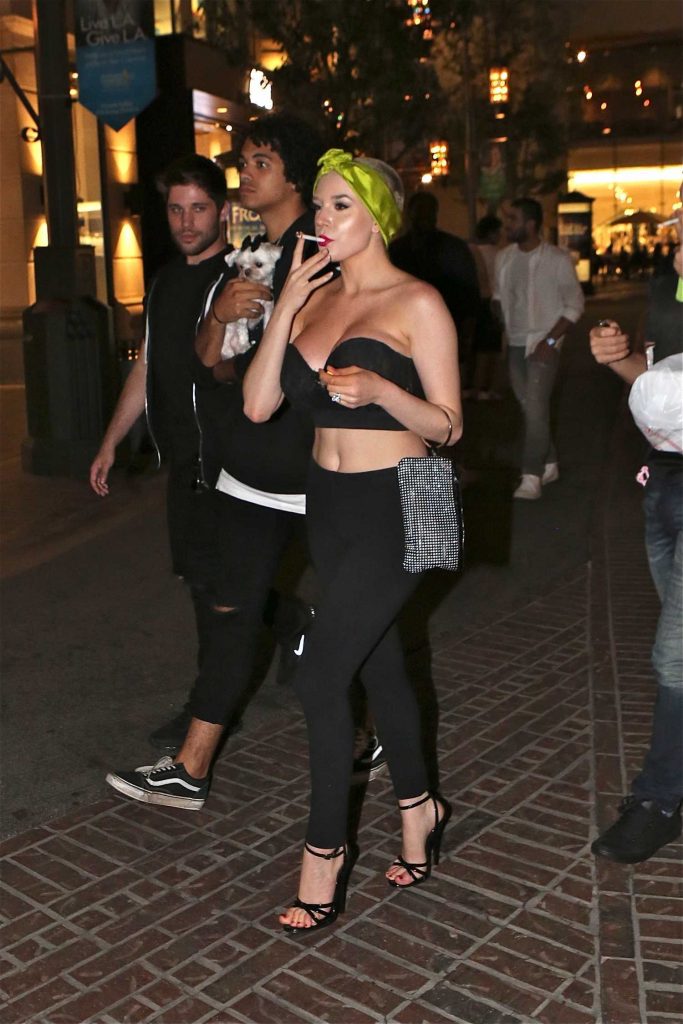 Courtney Stodden Shops at The Grove in Los Angeles-2