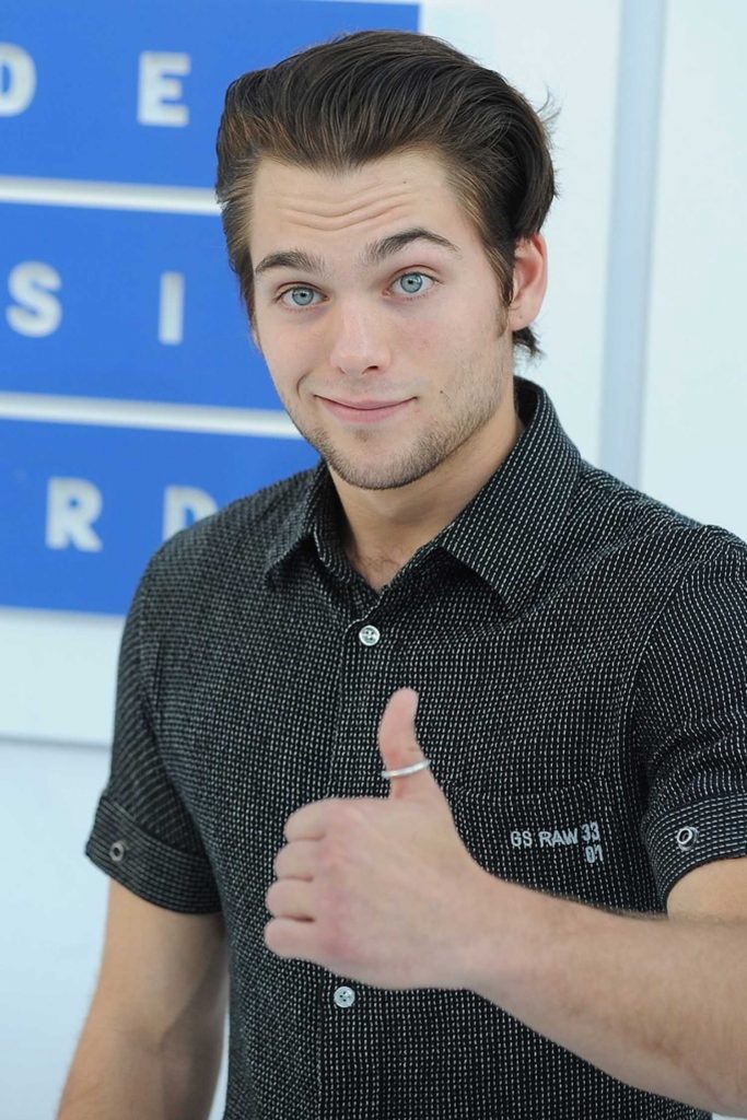 Dylan Sprayberry at 2016 MTV Video Music Awards at Madison Square Garden in New York-5