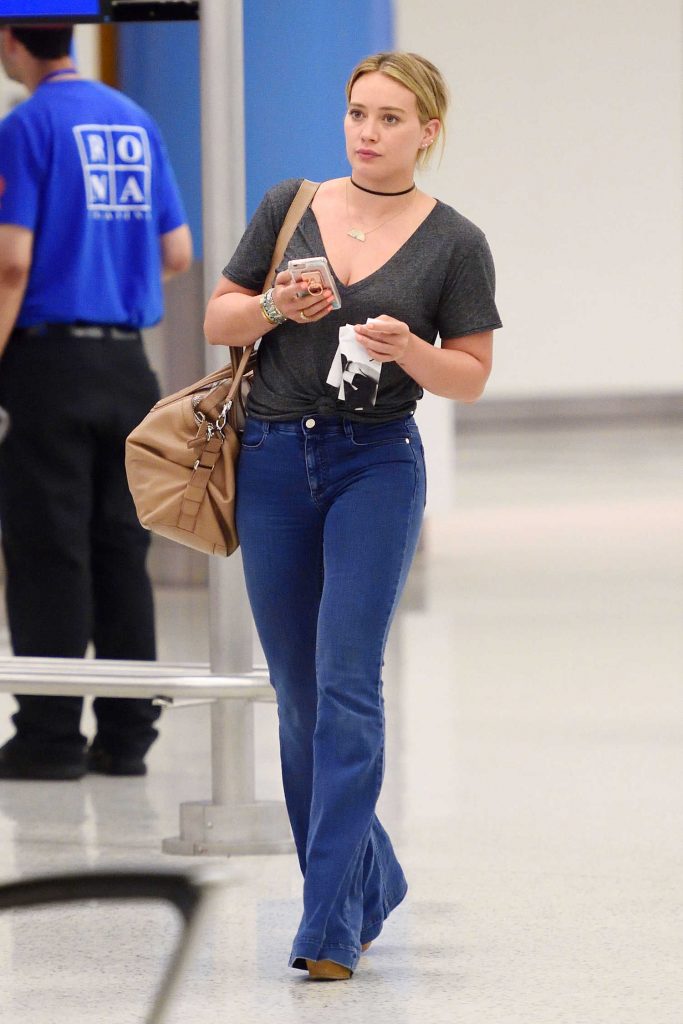 Hilary Duff Was Seen at JFK Airport in NYC-3