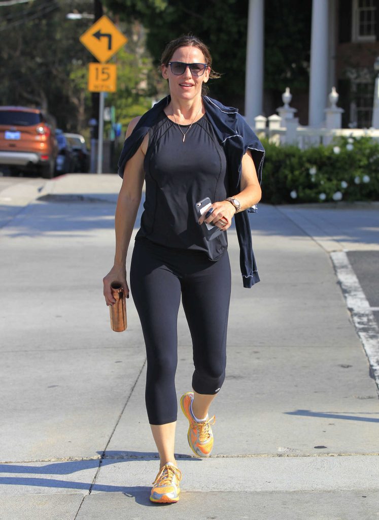 Jennifer Garner Leaves Her Workout in Brentwood-5