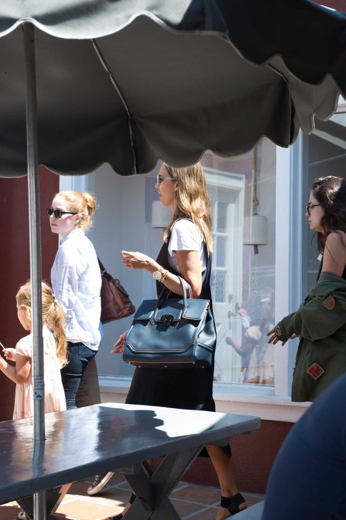 Jessica Alba Shops at Brentwood Country Mart-5