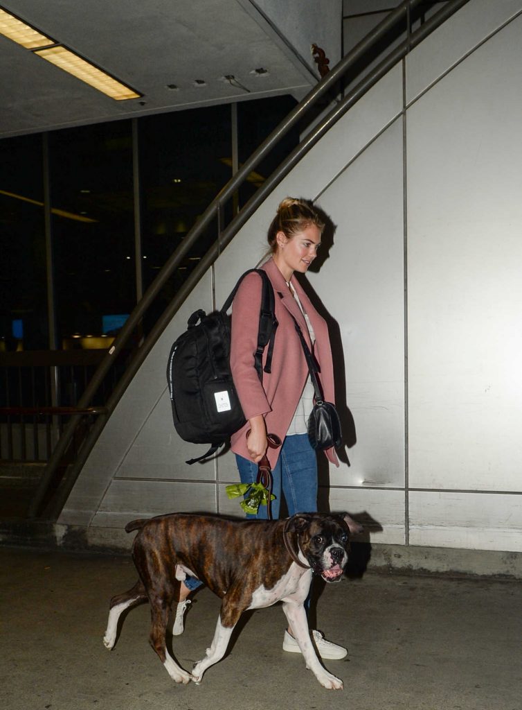 Kate Upton With Her Dog Arrives at LAX Airport in Los Angeles-4