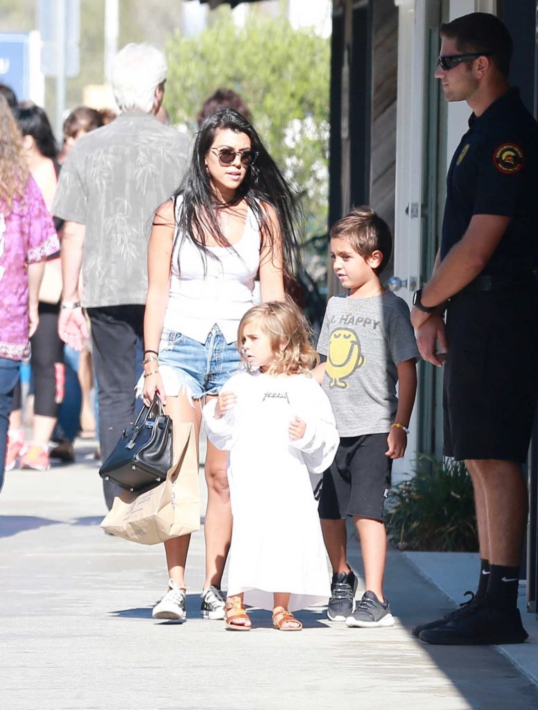 Kourtney Kardashian Goes Shopping in Malibu-1