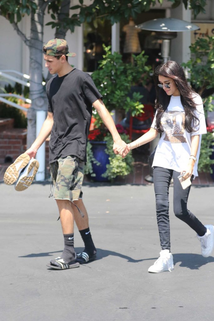 Madison Beer Goes Shopping With Boyfriend Jack Gilinsky at Fred Segal in West Hollywood-3