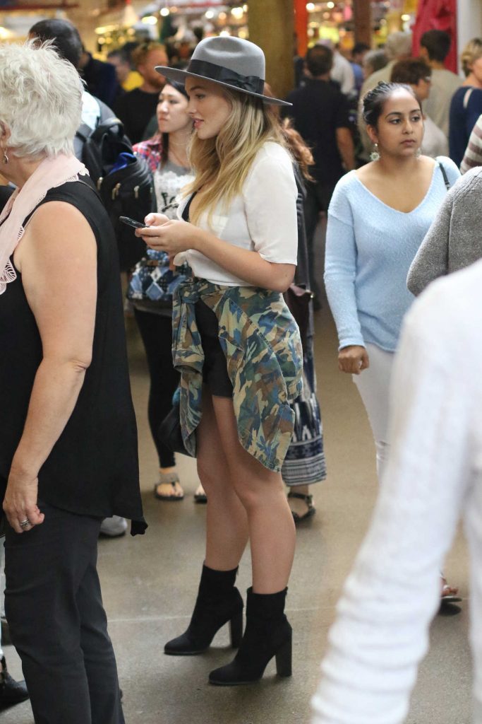 Natalie Alyn Lind Goes Shopping With a Friend at Granville Island in Vancouver, Canada-4