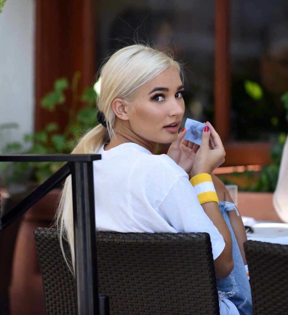 Pia Mia at the Lunch at Il Fornaio in Los Angeles-3