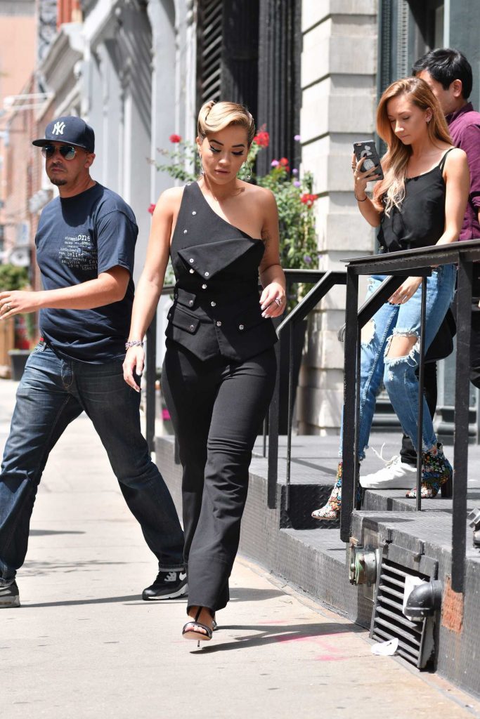 Rita Ora Leaves Her Apartment in Manhattan-2