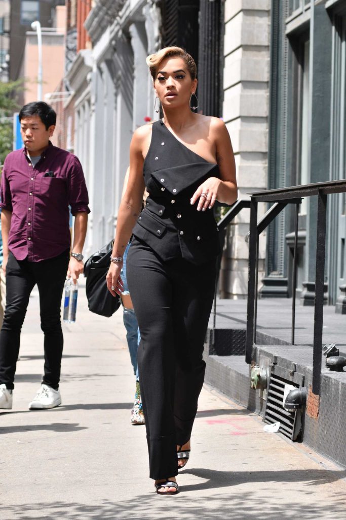 Rita Ora Leaves Her Apartment in Manhattan-3