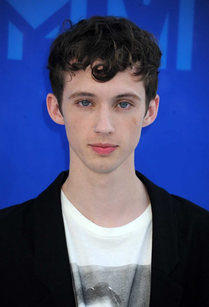 Troye Sivan at 2016 MTV Video Music Awards at Madison Square Garden in New York-2