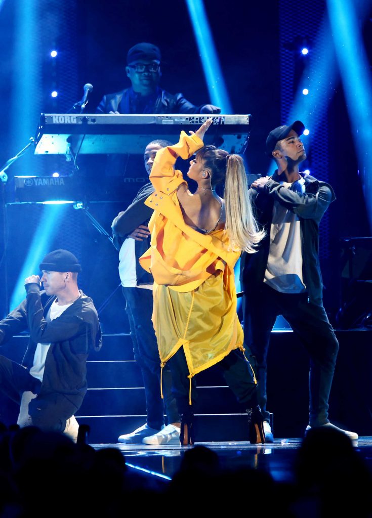 Ariana Grande at the 2016 iHeartRadio Music Festival in Las Vegas-3