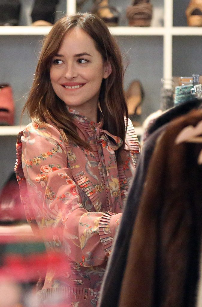 Dakota Johnson Goes Shopping in Milan-5