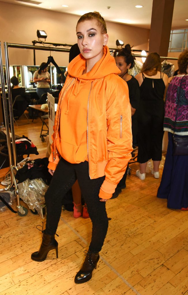 Hailey Baldwin at the London Fashion Week-4