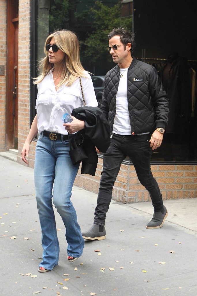 Jennifer Aniston Goes Shopping With Justin Theroux in the West Village-2