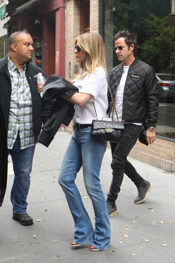 Jennifer Aniston Goes Shopping With Justin Theroux in the West Village-3
